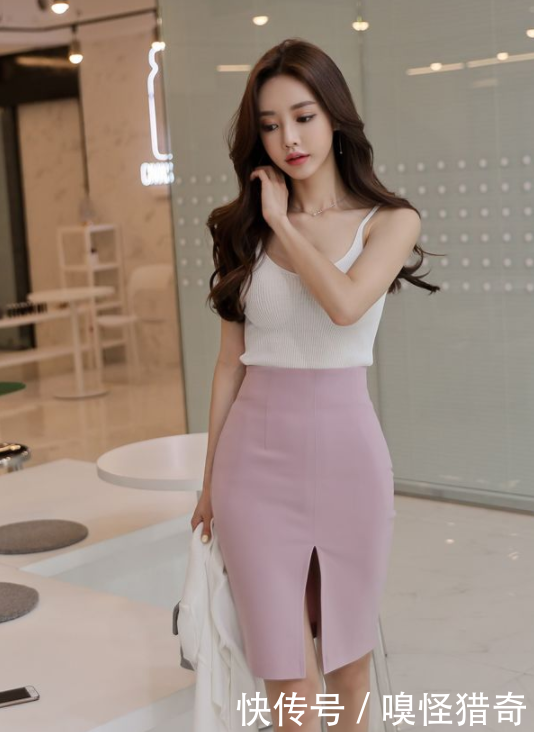 苗条靓丽的紧身裙女孩，养眼上镜，魅力不可挡！