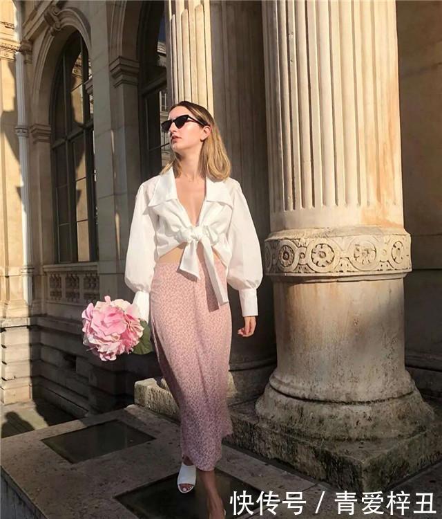 #天蓝色的衣服#女人过了40岁,少穿“花”衣服,多穿这些颜色,时髦减龄又显白