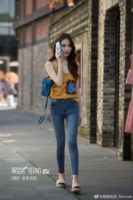 街拍：有趣的灵魂万里挑一，好看的小姐姐并不是千篇一律
