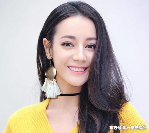 戴夸张耳环的明星,徐璐,热巴赵丽颖都上榜,她最好看。