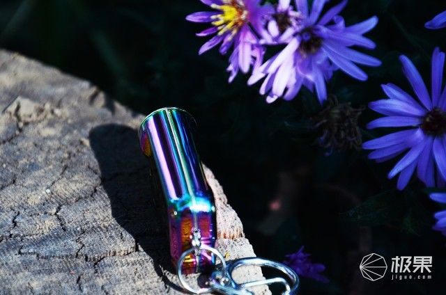 NITECORE TINI 炫彩钥匙灯上手,外表酷炫 无惧黑暗