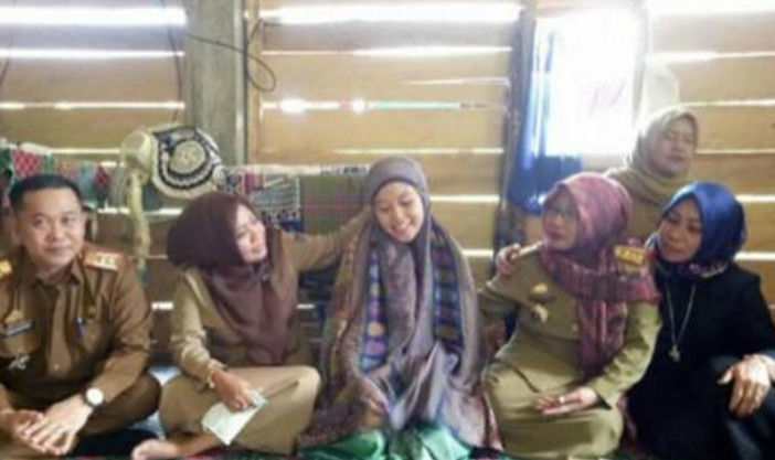 18岁女孩从没与人发生关系，却怀孕生下孩子！真相让所有人无语