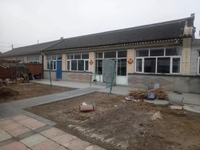  农户@城里人与农民签订宅基地上房买卖合同无效，但可向农户追偿