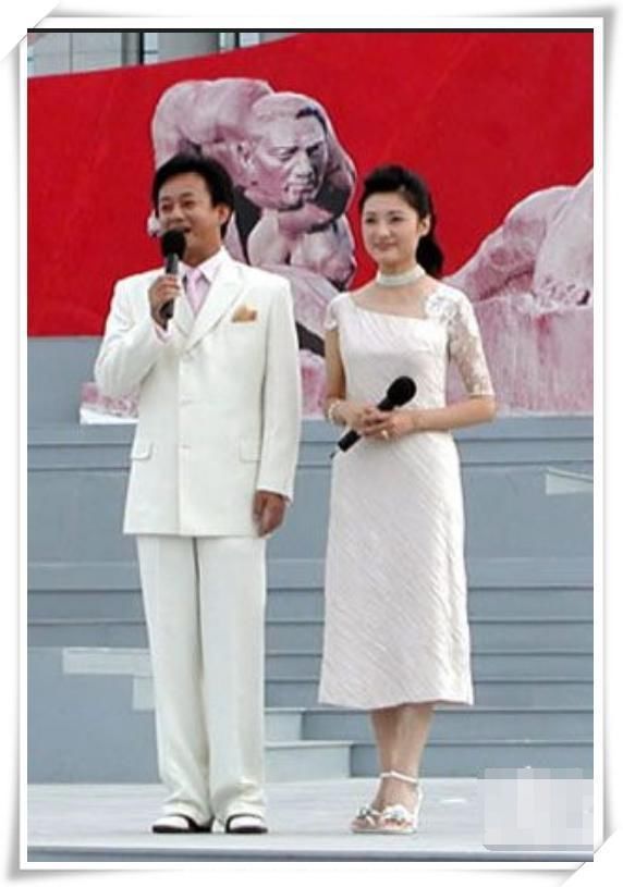 当50岁周涛扎上麻花辫，网友直呼：嫩炸天！这气质不是董卿能比的