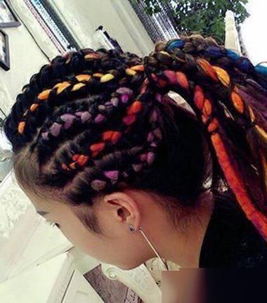 10款女生地垄沟辨发型，时尚渐变有特色！