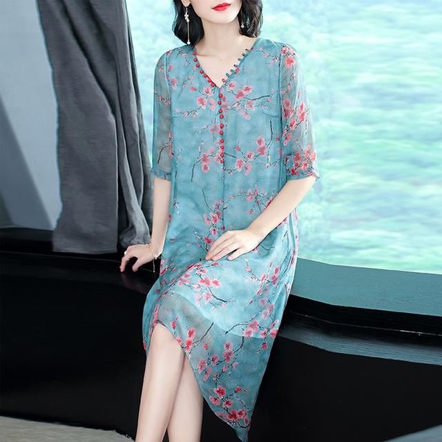 60后的妈妈，穿着我给她买的连衣裙，170斤穿着就是显瘦