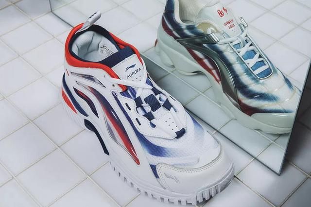 巴黎时装周走秀款！李宁极光天行周六即将发售！