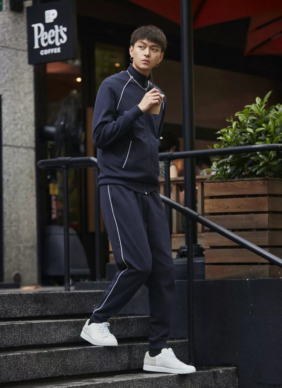 诞生八十五年，这个品牌今年除了联名 Supreme，它家的球鞋也火了