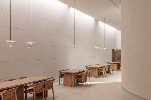 万有引力:光、空气、水,温润质朴的和谐之音