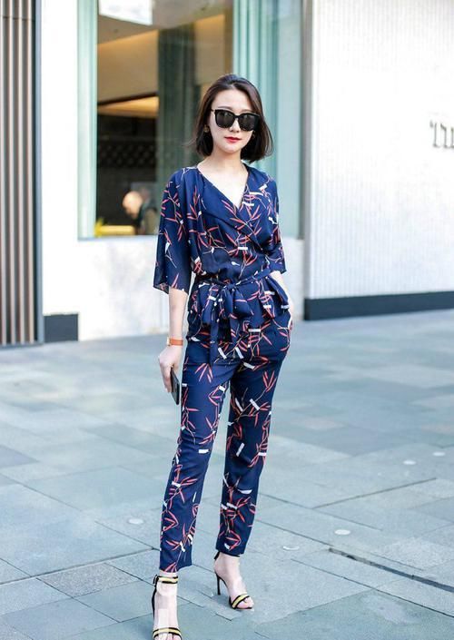  印花|街拍：印花服装的魅力你真懂？这些美女穿出来可不只有时尚！