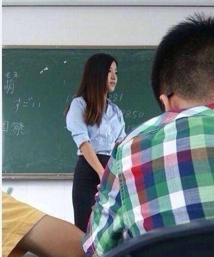 甜美可人的美女老师，图1小姐姐让人上课集中精力!