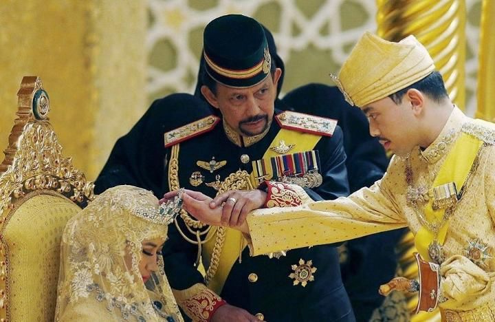  [医院]中国有个邻国，财富超迪拜，念书上医院不用花钱