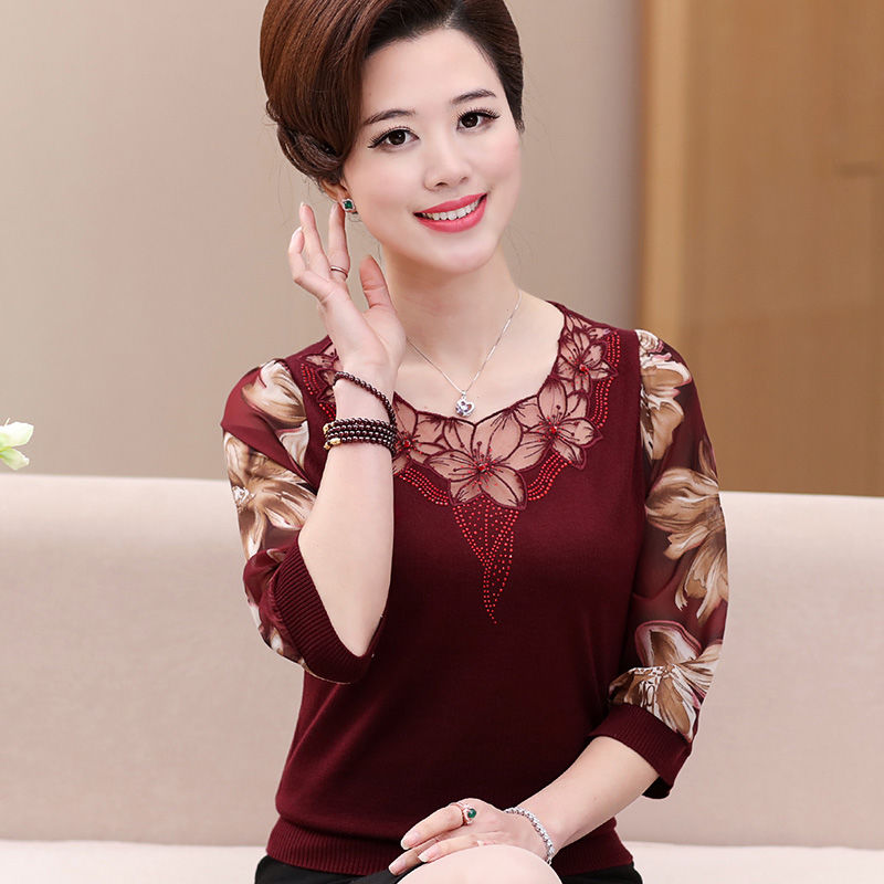 哇塞!谁说50岁就老了!老妈换上气质秋装，美得像才35