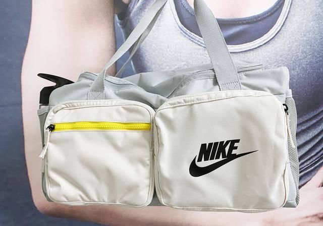  [Pro]新款NIKE Future Pro儿童训练包测评：外观时尚、主袋可放KD篮球