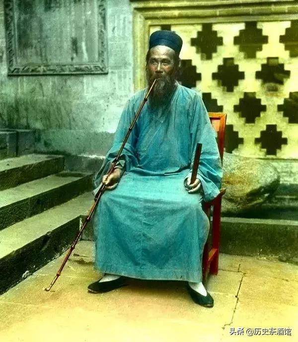 珍贵老照片再现1917年的四川社会:图一为龙头桥，图六为抽烟道长