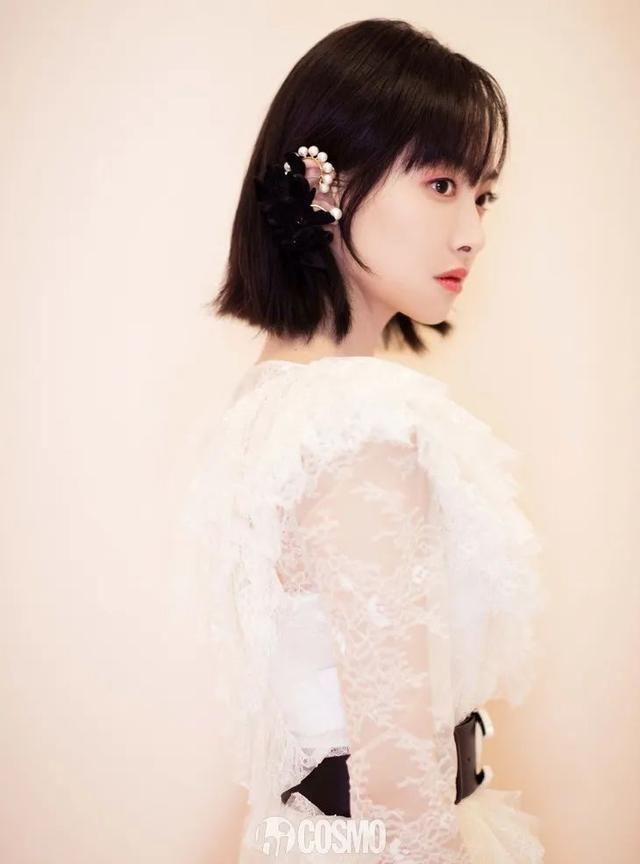  时髦■时髦办｜Jennie的珍珠项链那么多，还硬要和妈妈抢着戴这一条？