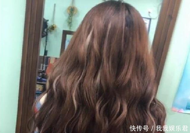 都说直发好看，45岁的女人烫发后减龄8岁！再也不怕头发少了