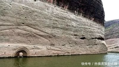 江西一水库维修，水位下降后漏出佛像！专家称疑似明代古村