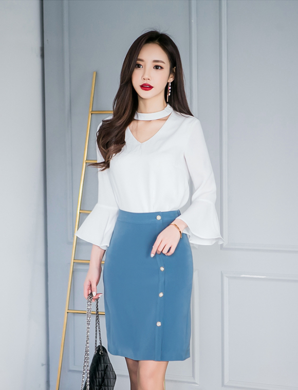 女神孙允珠，白皙朝梦清露炼乳环领荷叶裙