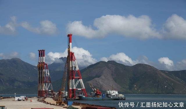 港珠澳大桥@港珠澳大桥人工岛是如何修建的