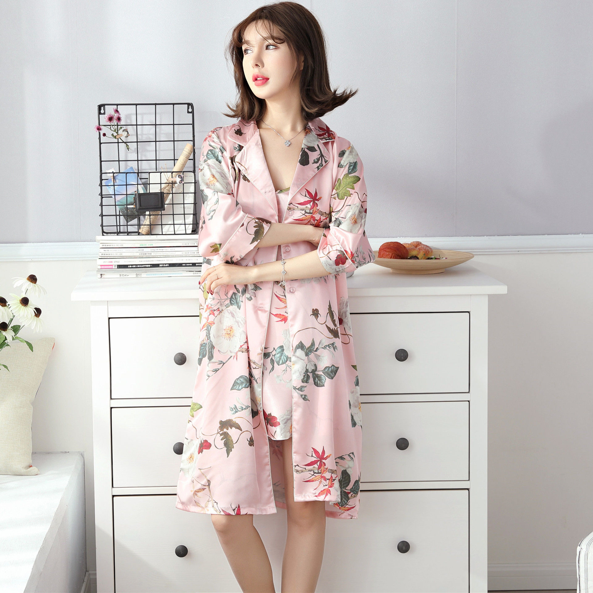 想不到，40岁老婆穿了下图这些睡衣，如此妩媚迷人