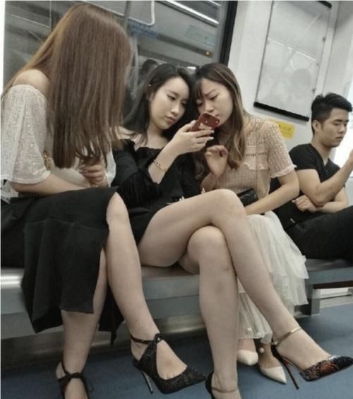 日本地铁发达，但却成女人们的“噩梦”，日本女孩有苦说不出