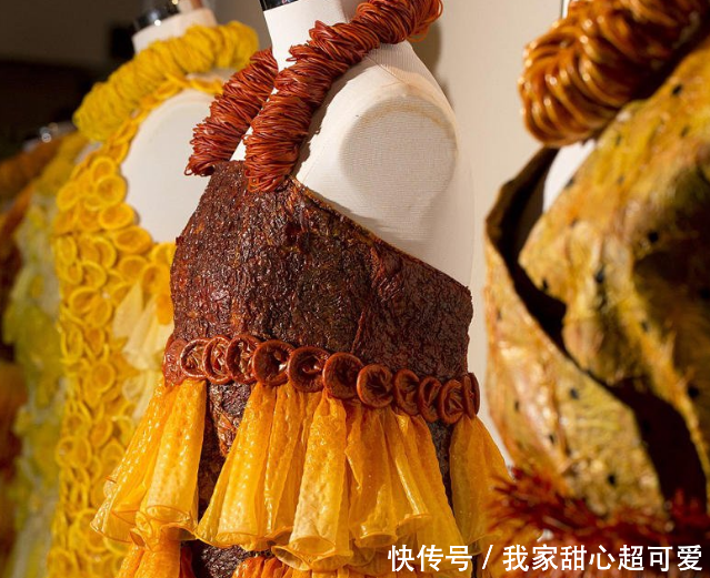 成千上万个避孕套做成裙子，却没有人敢穿，怕被尾随！