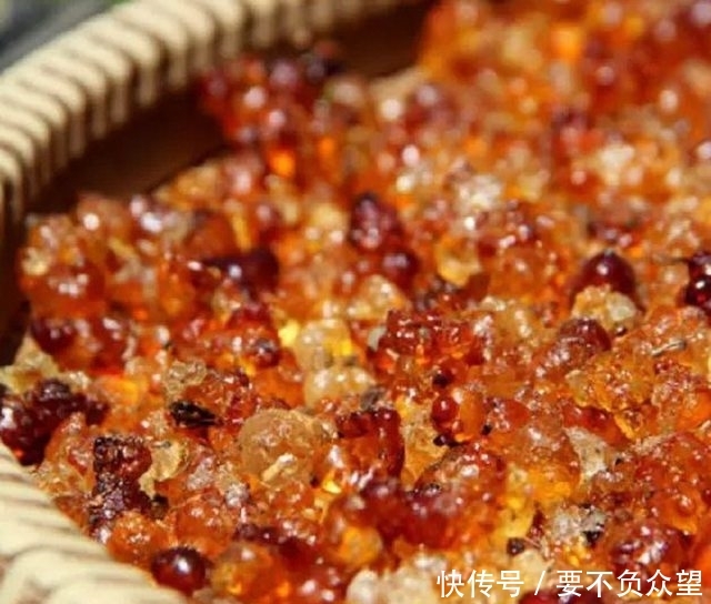 农村烂在树上没人要的恶心东西，拉到城里卖，被城里人一扫而空！