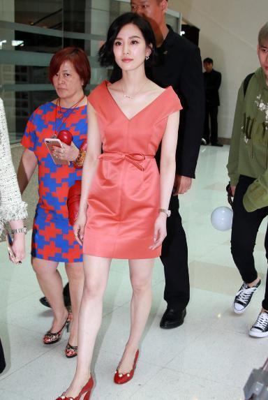 本以为刘诗诗的橘色礼服是全世界, 当看到汤唯, 我呆了!