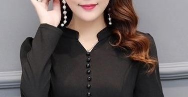  【点缀】去年的秋装扔了吧！去上海旅游，妈妈穿上这秋裙，一点不像70后