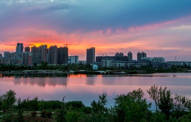  「倒数」我国差距最大的两座沿海城市：一座成为副省级，另一座