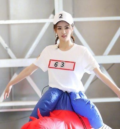 明星创意扎发发型个性十足!