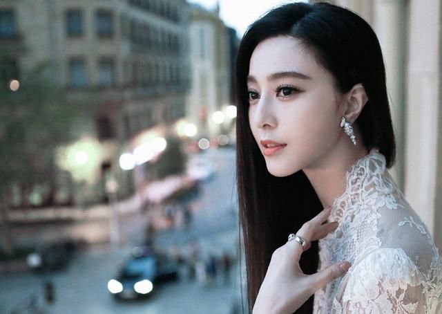 崔永元再放大招，爆范冰冰和冯导亲密照，网友：恐怕要凉凉