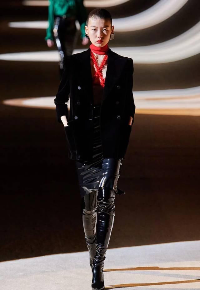  『系列』一场关于女性自我解放的革命：Saint Laurent 2020秋冬时装系列！