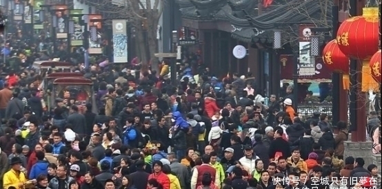 为何来中国的外国游客越来越少?美国人说出答案,得到了网友认同