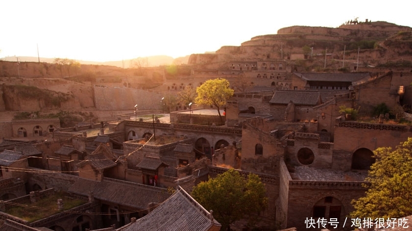 山西建在黄土高原上的古村落 冯小刚拍过电影 号称天下第一村
