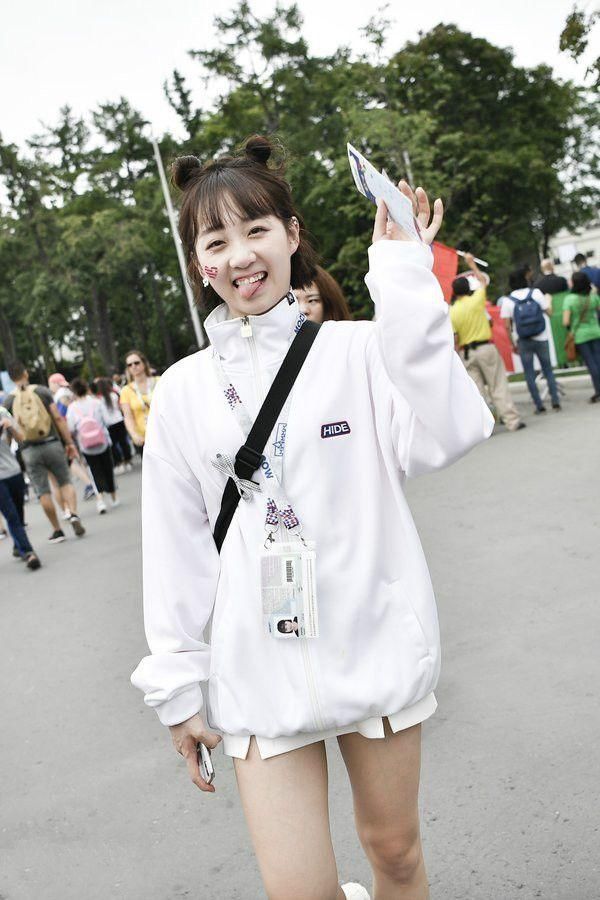 世界杯尾声，李子璇来凑热闹，下半身失踪搞的自己像个明星！