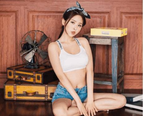 超短裤要这样穿才能够秀出你的美腿!