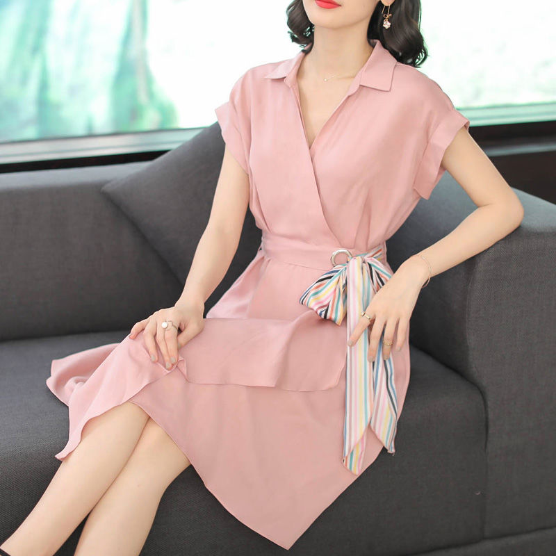 如今7080后女人，一个比一个性感有女人味，魔鬼身材风情万种