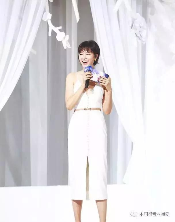 热点｜李艾删博道歉反被怼？这下摊上事了 明星要注意言行！