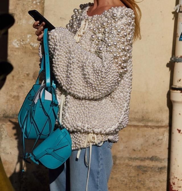  「个性」秋冬怎么穿搭,除了会穿还要会搭,6款包包搭配出个性的自己