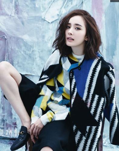 32岁的杨幂和31岁的赵丽颖撞发型，网友：舒畅的短发更加时尚