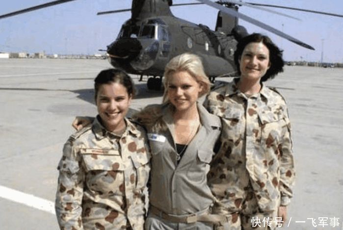 各国女兵穿上裙子以后, 此国女兵的裙子最短, 本国女兵最漂亮