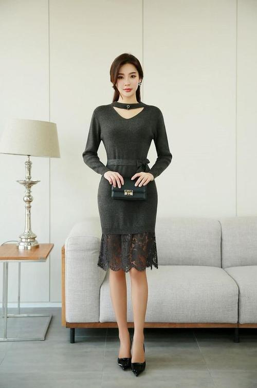 街拍：夏天包臀裙还是紧身裤？小姐姐腿长任意选！