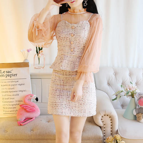 难怪老婆把去年衣服全扔了,原来今秋流行小香风,美的款款想买