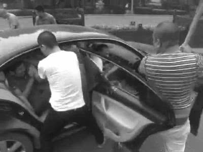 辟谣！网传残忍的黑社会火拼视频？真相是...