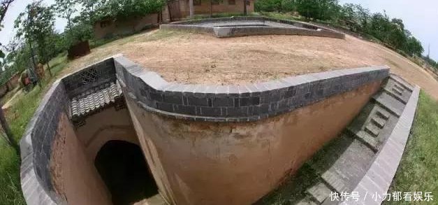 中国最极端的两个村庄 一个在天上, 一个却在地下!