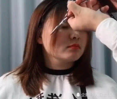 圆脸小姐姐的逆袭，剪完头发她却哭了，网友：这个小姐姐有点美