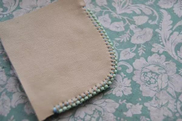 锁边珠绣的手工制作教程，让整体衣服更加时尚高贵，收藏起来