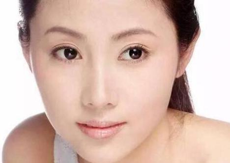 有眼袋怎么办？用家里的它敷一敷，十五天脸上斑点全不见